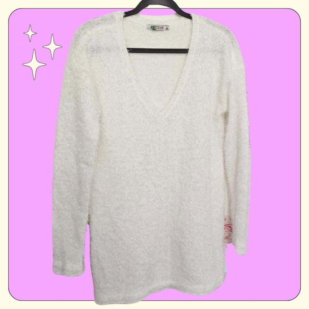 Oversize White Longline Eyelash Fuzzy Sweater Size S